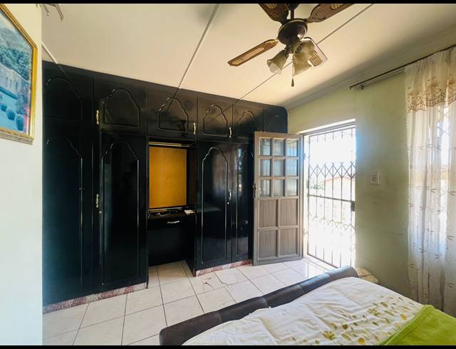 4 BEDROOM FREEHOLD FOR SALE IN NEWLANDS WEST